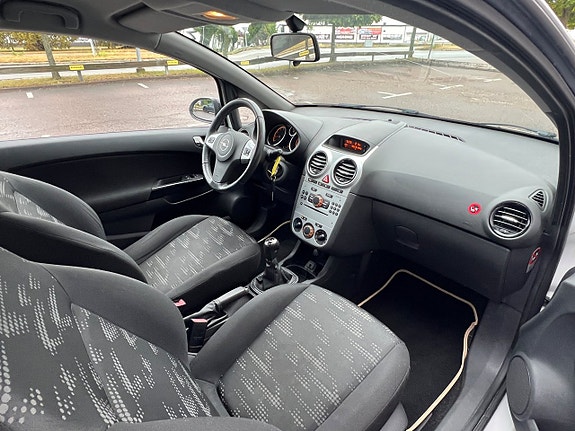 Opel Corsa 12 of 19