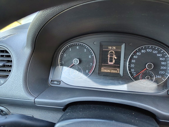 Volkswagen Caddy 11 of 15