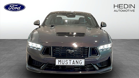 Ford Mustang 8 of 12