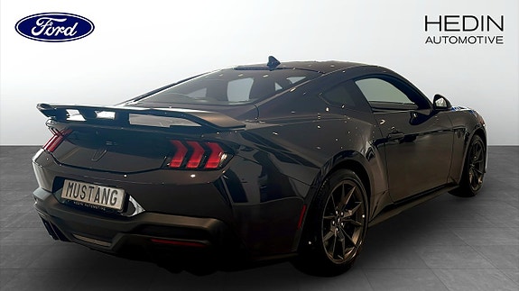 Ford Mustang 2 of 12