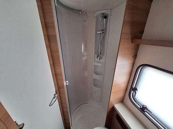 Hobby De Luxe 545 KMF Barnkammare: 3 Bäddar, Dusch, Kampanjprodukt! 14 of 17