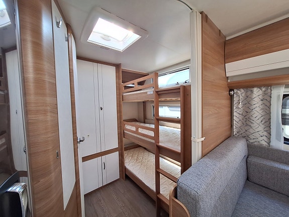 Hobby De Luxe 545 KMF Barnkammare: 3 Bäddar, Dusch, Kampanjprodukt! 10 of 17