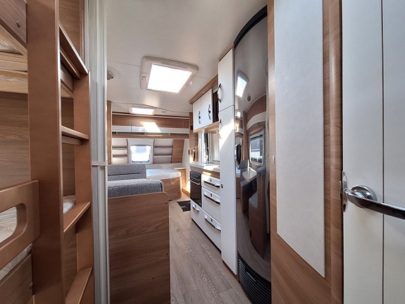 Hobby De Luxe 545 KMF Barnkammare: 3 Bäddar, Dusch, Kampanjprodukt! 11 of 17