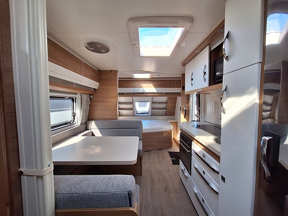 Hobby De Luxe 545 KMF Barnkammare: 3 Bäddar, Dusch, Kampanjprodukt! 7 of 17