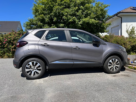 Renault Captur 2 of 7