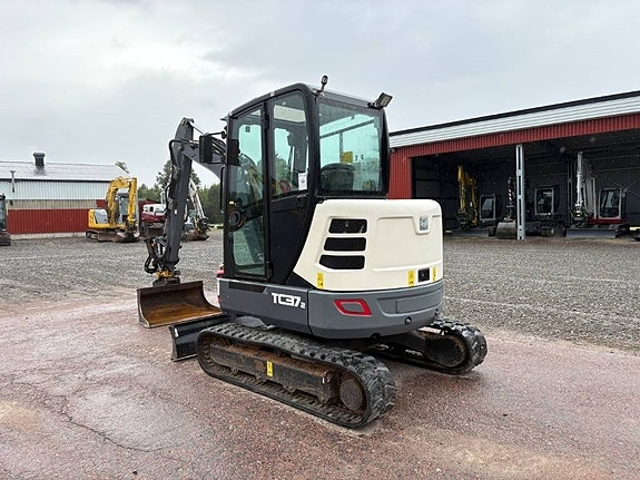 Terex TC37 2 of 5