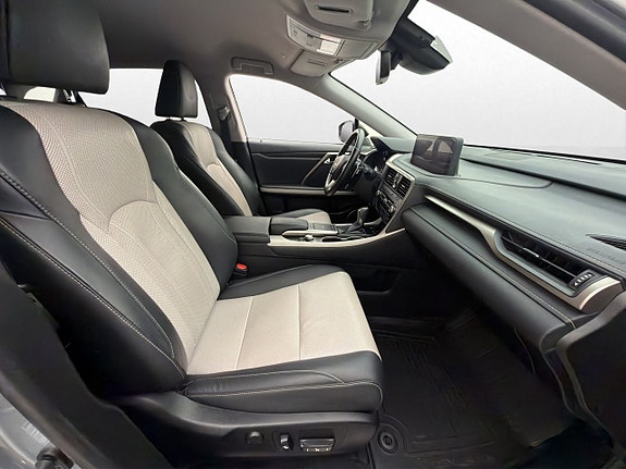 Lexus RX450h 11 of 30