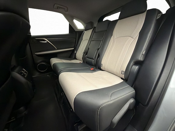 Lexus RX450h 12 of 30
