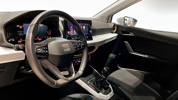 Seat Arona 5 of 12