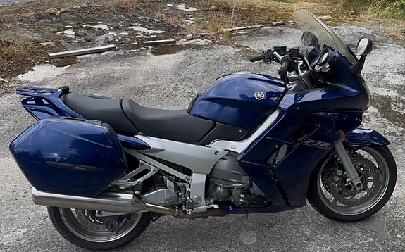 Yamaha FJR1300ABS 2 of 4