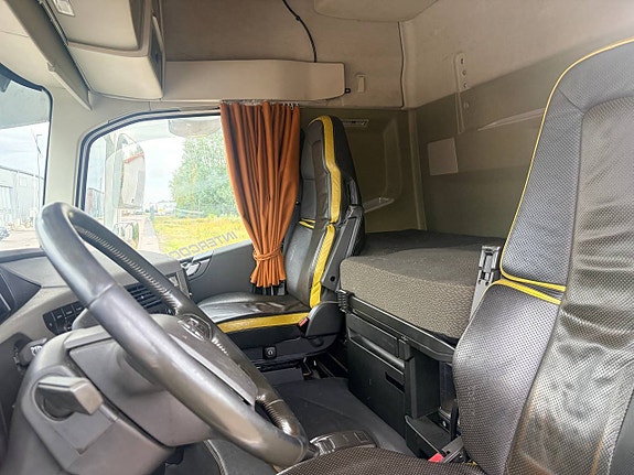 Volvo FH 62 TT 6 of 12