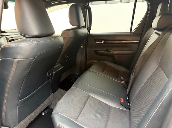 Toyota HiLux 7 of 11