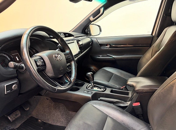 Toyota HiLux 6 of 11