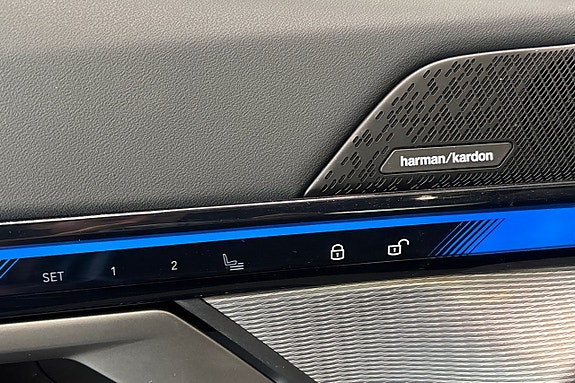BMW i5 15 of 19