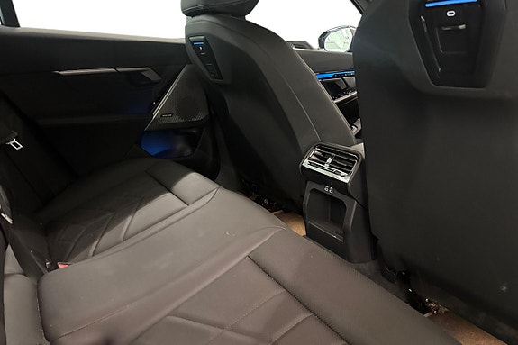 BMW i5 7 of 19