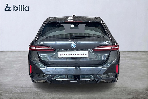 BMW i5 4 of 19