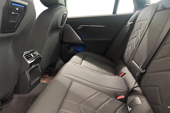 BMW i5 11 of 19