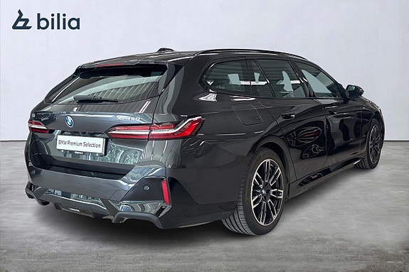 BMW i5 18 of 19