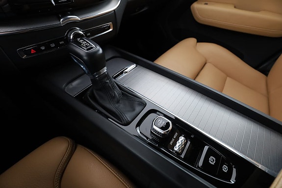 Volvo XC60 26 of 30