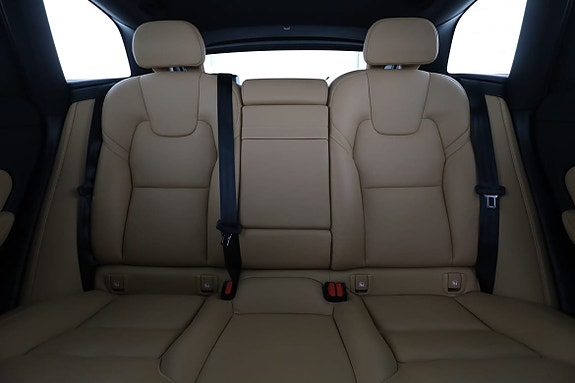 Volvo XC60 16 of 30