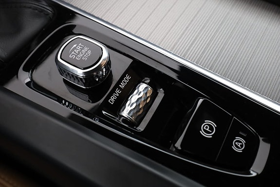 Volvo XC60 30 of 30