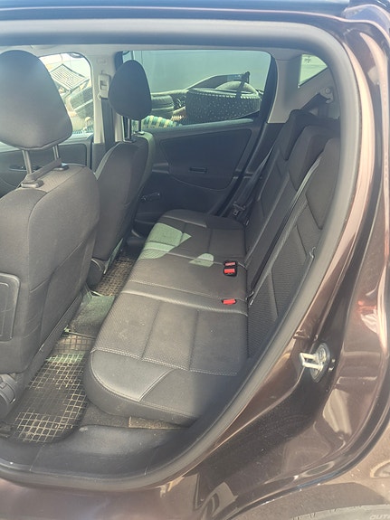 Peugeot 207 SW 4 of 5