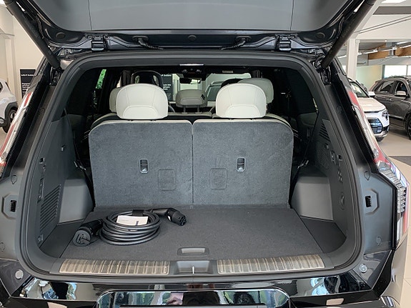Kia EV9 14 of 29