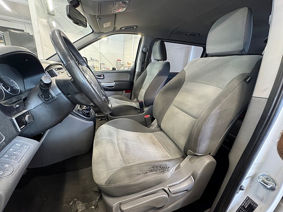 Hyundai H-1 12 of 21