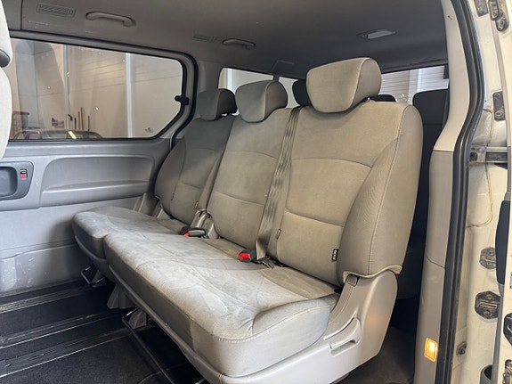 Hyundai H-1 11 of 21