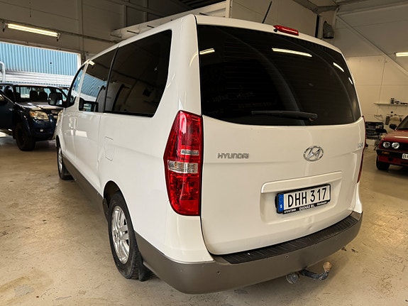 Hyundai H-1 6 of 21