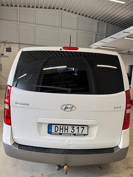 Hyundai H-1 7 of 21