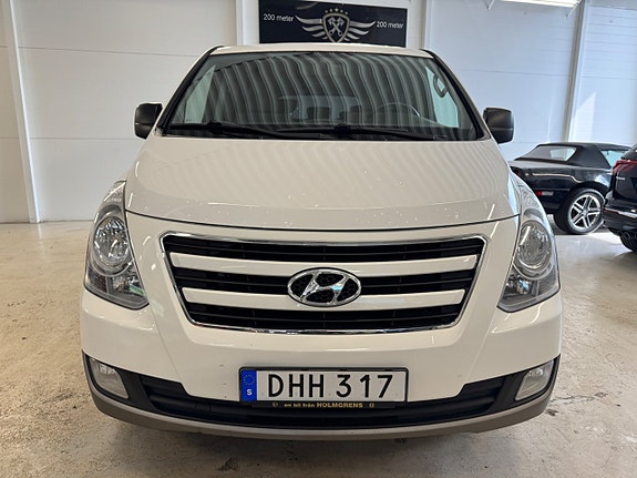 Hyundai H-1 2 of 21