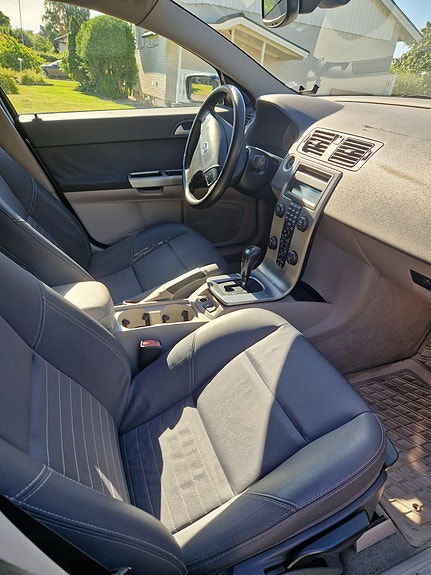 Volvo S40 3 of 5
