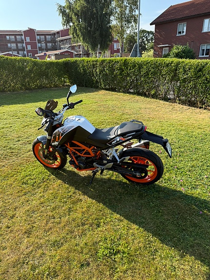 KTM KTM 390 DUKE | nyservad | 2 ägare 2 of 5