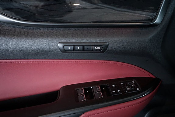 Lexus NX350h 27 of 30