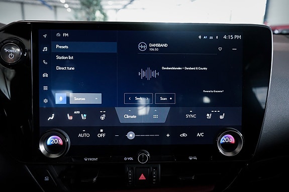 Lexus NX350h 14 of 30