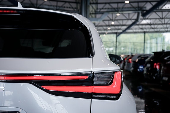Lexus NX350h 8 of 30