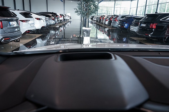 Lexus NX350h 26 of 30
