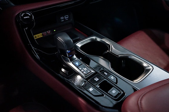 Lexus NX350h 22 of 30
