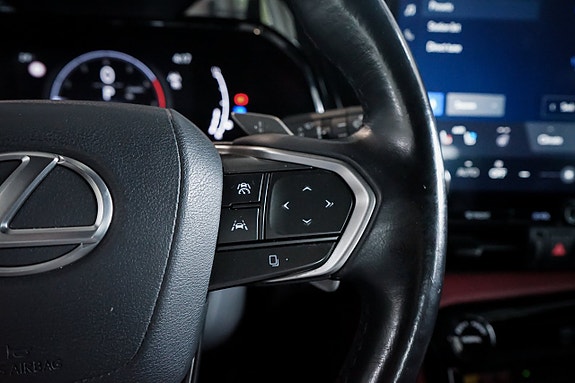 Lexus NX350h 24 of 30