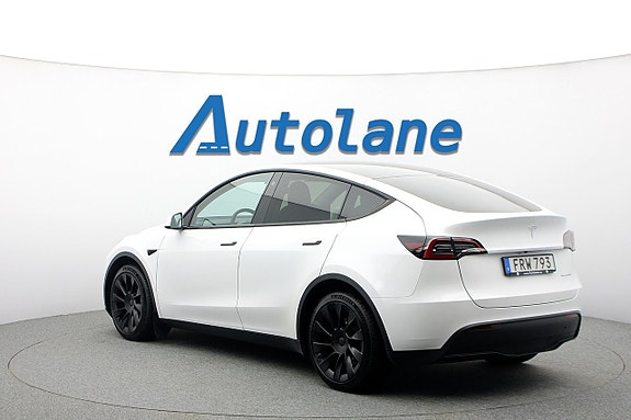Tesla Model Y 6 of 30