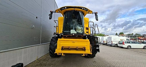 New Holland CX8.70 FS 3 of 18