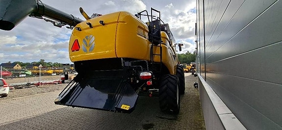 New Holland CX8.70 FS 6 of 18