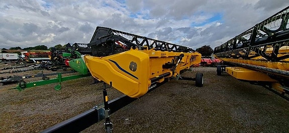 New Holland CX8.70 FS 12 of 18
