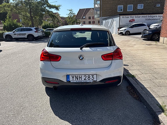 BMW 118i 5 of 12