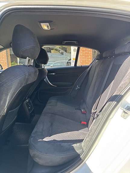 BMW 118i 9 of 12