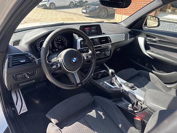 BMW 118i 7 of 12