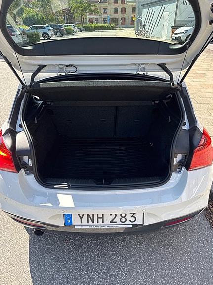 BMW 118i 6 of 12