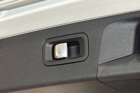 Mercedes-Benz E220 28 of 29