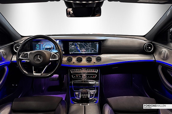 Mercedes-Benz E220 13 of 29